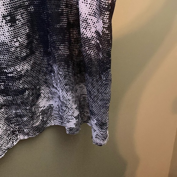 Mblm 6V Tess Holliday black and white blouse. - Picture 8 of 8